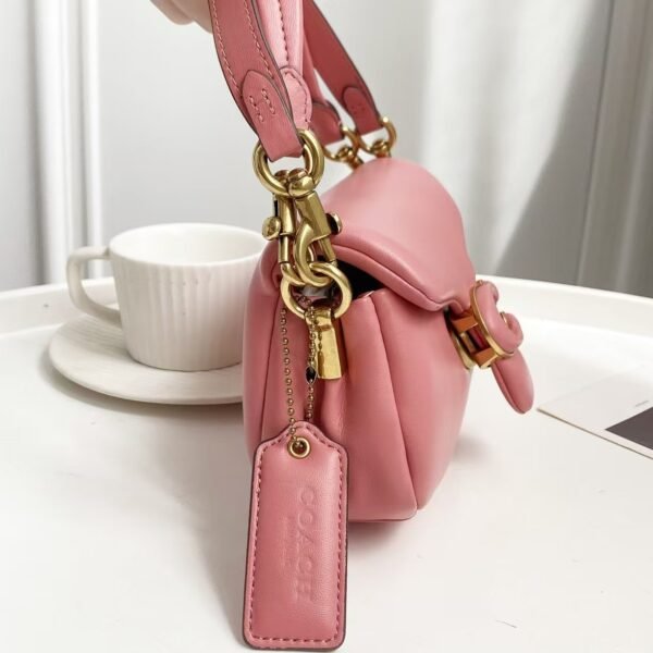 Coach Shoulder Bag Large Pink