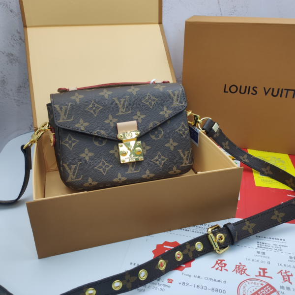 Louis Vuitton Messenger Bag Brown
