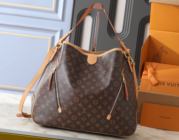 Louis Vuitton M44946 Handbag