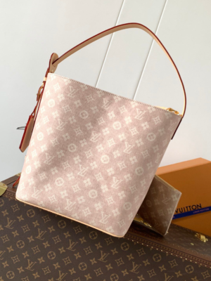 Louis Vuitton M25727 Handbag