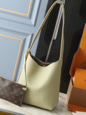 Louis Vuitton M24988 Handbag