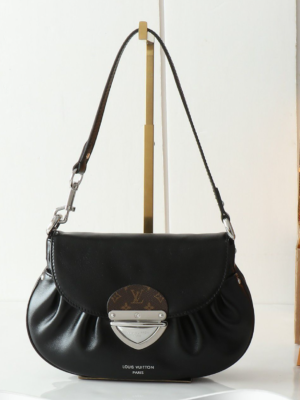 Louis Vuitton M46829 Handbag
