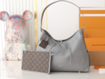 Louis Vuitton M25143 Handbag