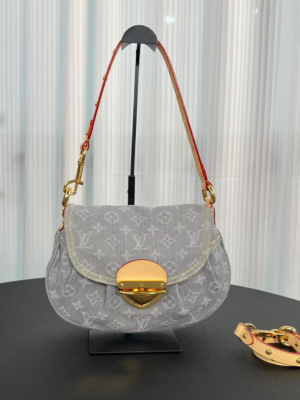 Louis Vuitton M13347 Handbag
