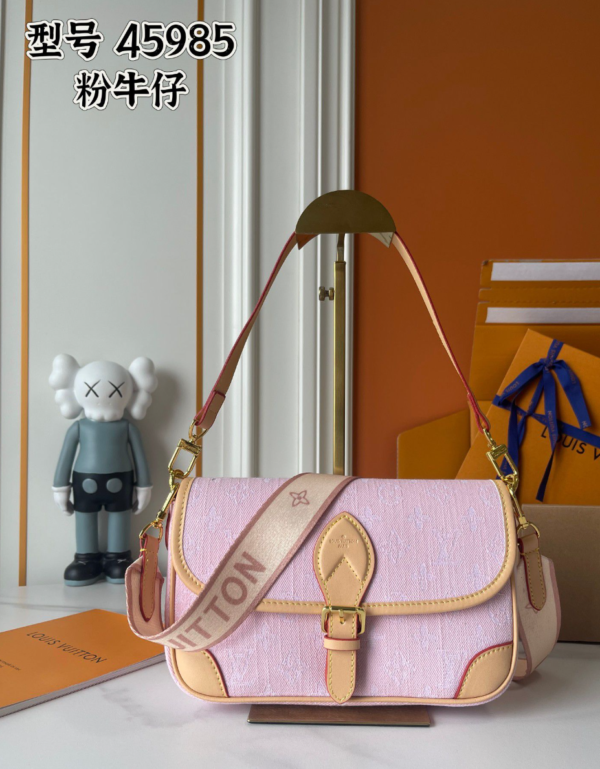 Louis Vuitton M46386 Handbag