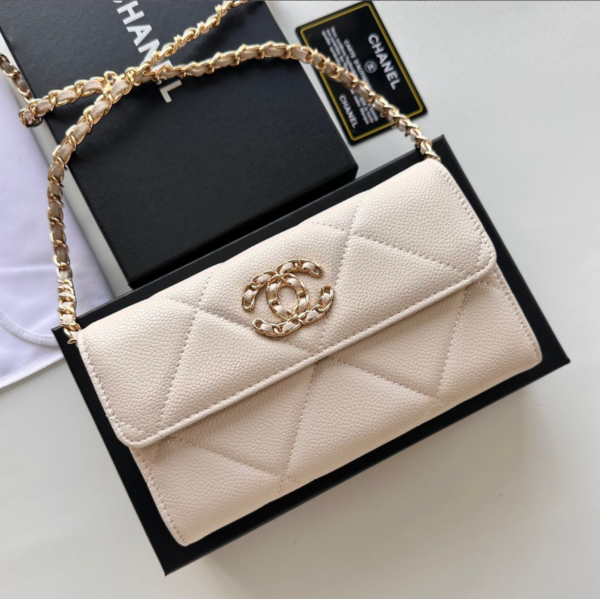 Chanel Classic Chain Bag